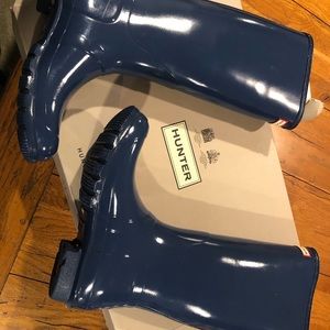 NWOT Hunter blue boots